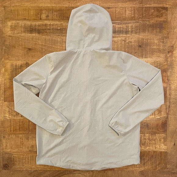 Vuori Outdoor Trainer Shell Jacket - Picture 2 of 7